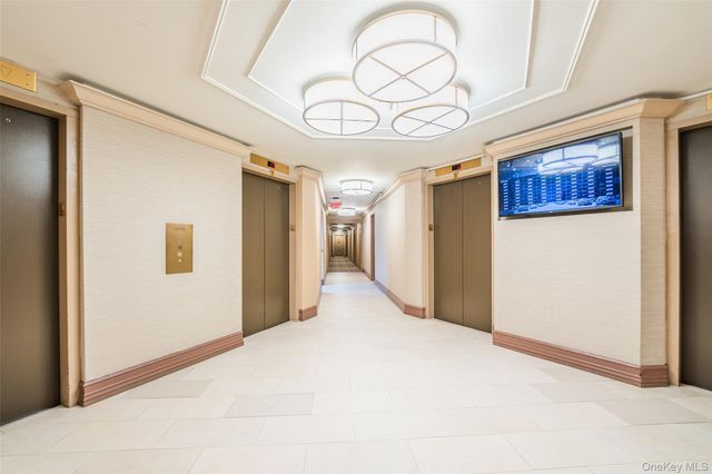 1 Bay Club Drive 11J, Bayside, NY 11360
