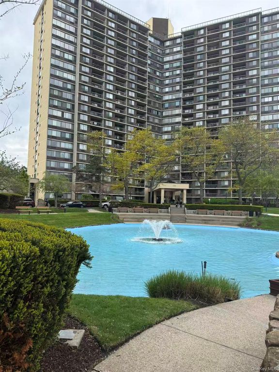 1 Bay Club Drive 11J, Bayside, NY 11360