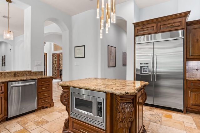 22 Johnathan Landing Court, The Woodlands, TX 77389