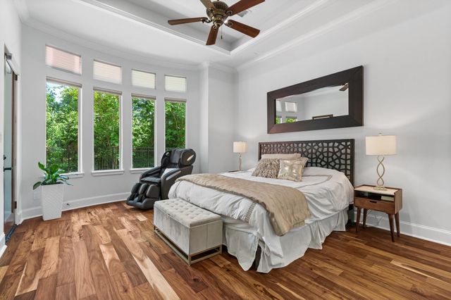 22 Johnathan Landing Court, The Woodlands, TX 77389