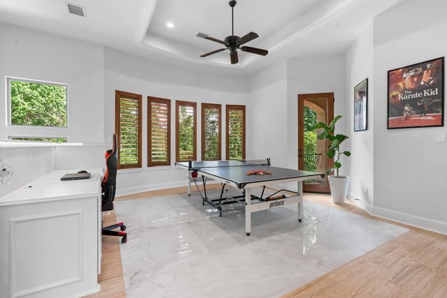 22 Johnathan Landing Court, The Woodlands, TX 77389