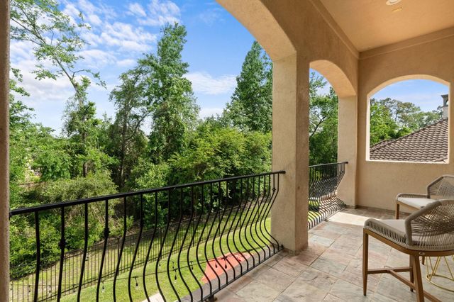 22 Johnathan Landing Court, The Woodlands, TX 77389