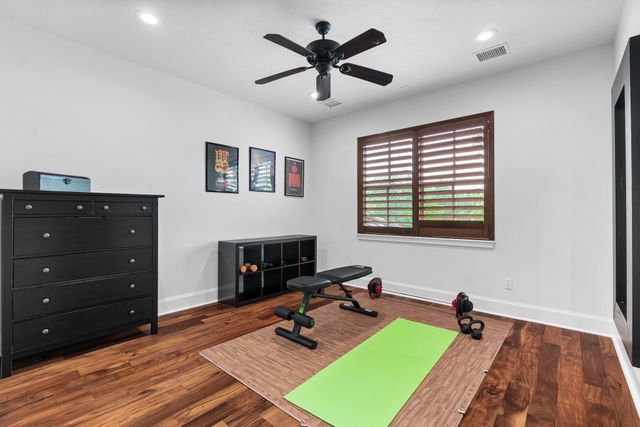 22 Johnathan Landing Court, The Woodlands, TX 77389