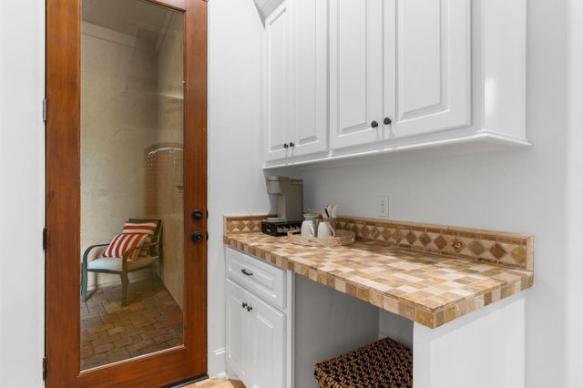 22 Johnathan Landing Court, The Woodlands, TX 77389