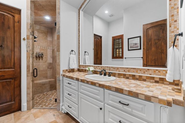 22 Johnathan Landing Court, The Woodlands, TX 77389