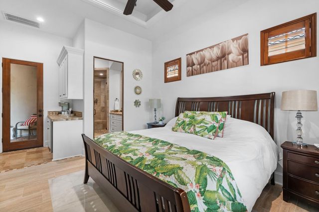 22 Johnathan Landing Court, The Woodlands, TX 77389