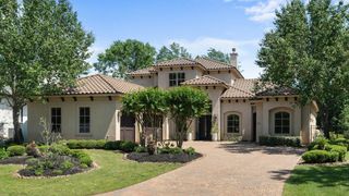 22 Johnathan Landing Court, The Woodlands, TX 77389