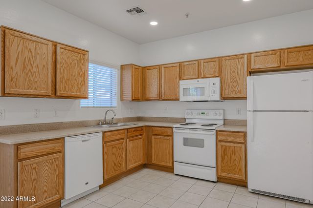 8940 W Olive Avenue Unit 70, Peoria, AZ 85345