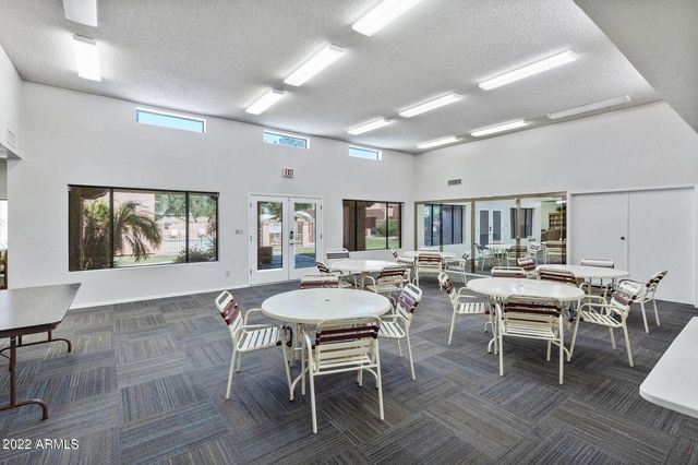 8940 W Olive Avenue Unit 70, Peoria, AZ 85345