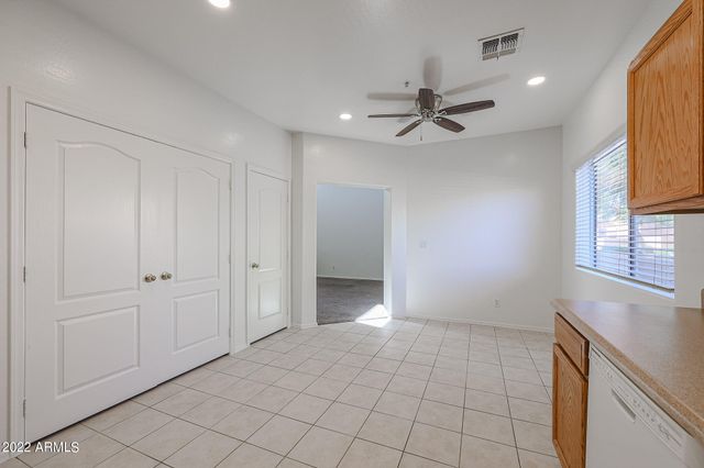 8940 W Olive Avenue Unit 70, Peoria, AZ 85345