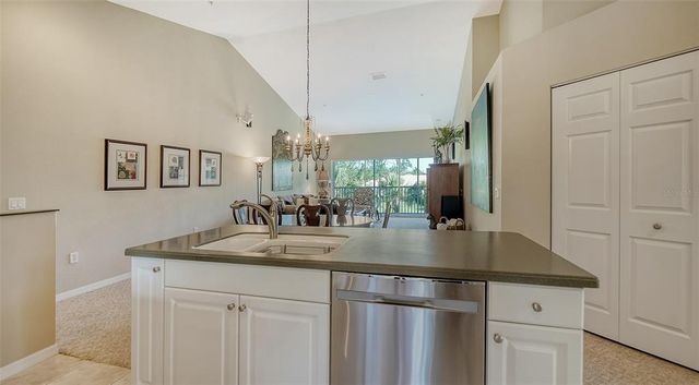 7609 SWEETBAY CIRCLE 7609, Bradenton, FL 34203