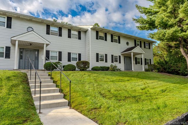 8 Ivy Court B, Fishkill, NY 12524
