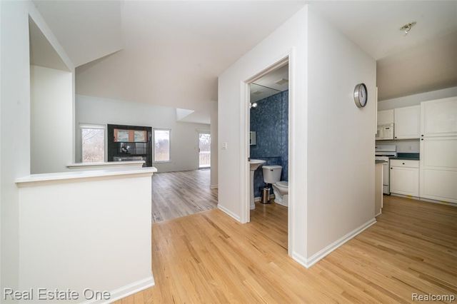 24099 Tana Court, Farmington, MI 48335