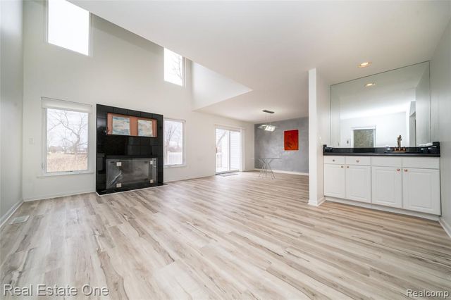 24099 Tana Court, Farmington, MI 48335