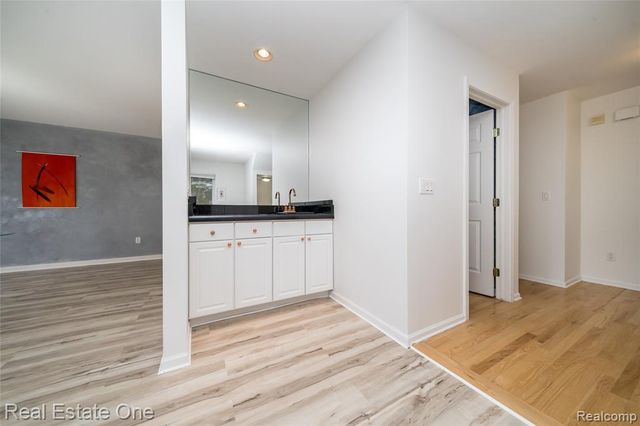 24099 Tana Court, Farmington, MI 48335