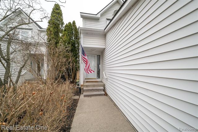 24099 Tana Court, Farmington, MI 48335
