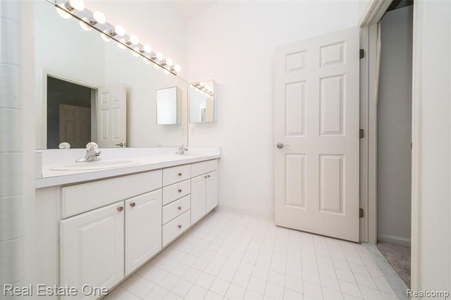 24099 Tana Court, Farmington, MI 48335