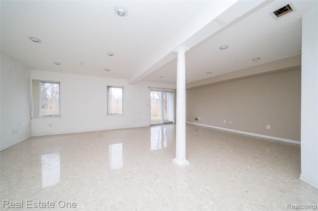 24099 Tana Court, Farmington, MI 48335