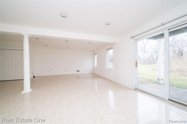 24099 Tana Court, Farmington, MI 48335