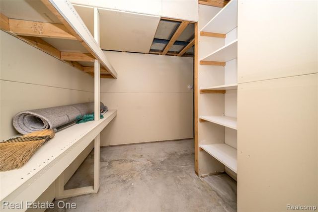 24099 Tana Court, Farmington, MI 48335