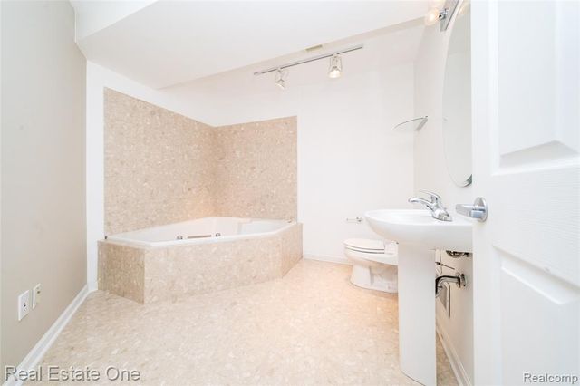 24099 Tana Court, Farmington, MI 48335