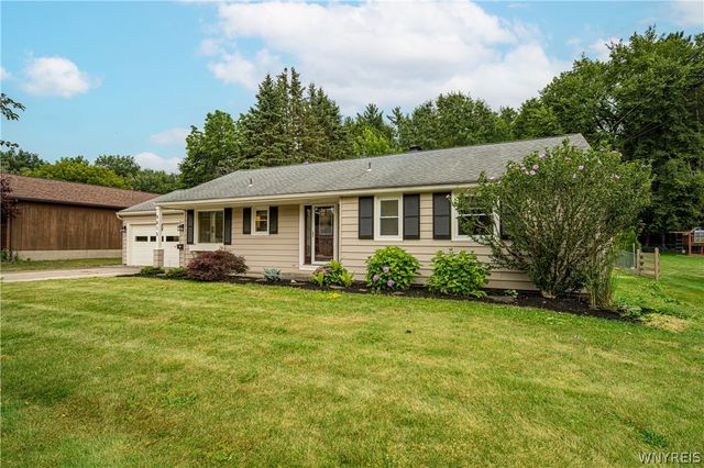 4815 Crestwood Drive, Hamburg, NY 14075