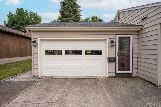 4815 Crestwood Drive, Hamburg, NY 14075