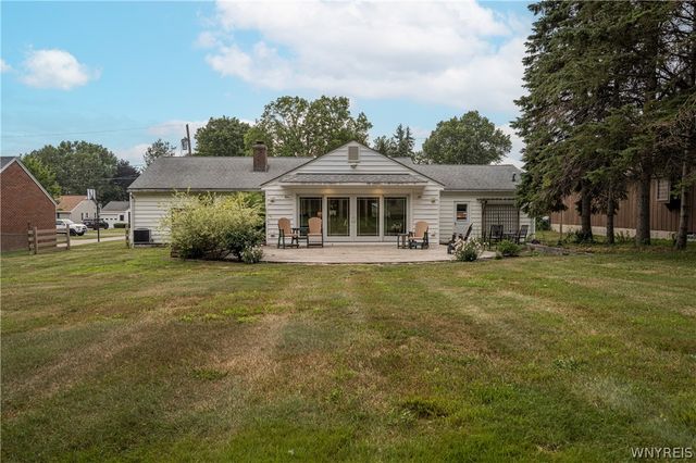 4815 Crestwood Drive, Hamburg, NY 14075