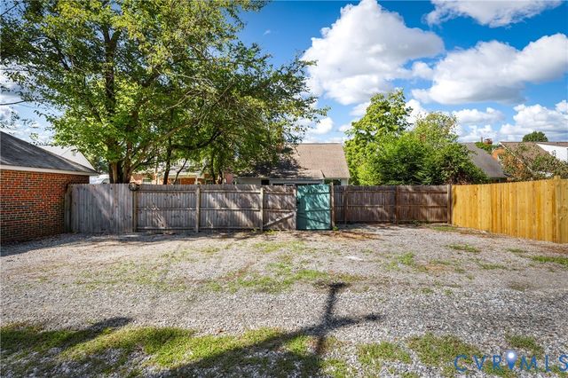 4825 Brook Rd, Richmond, VA 23227