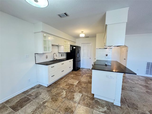 221 Stowaway CV A, Lakeway, TX 78734