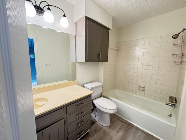 221 Stowaway CV A, Lakeway, TX 78734