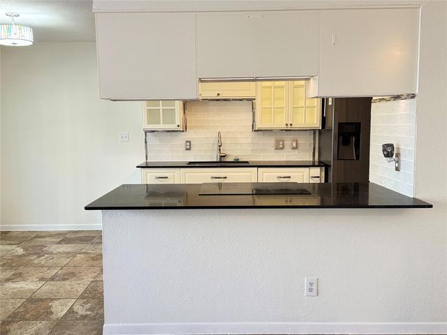 221 Stowaway CV A, Lakeway, TX 78734