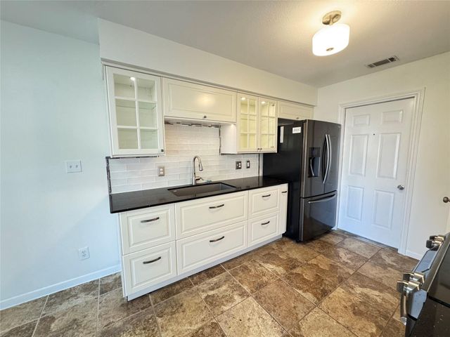 221 Stowaway CV A, Lakeway, TX 78734