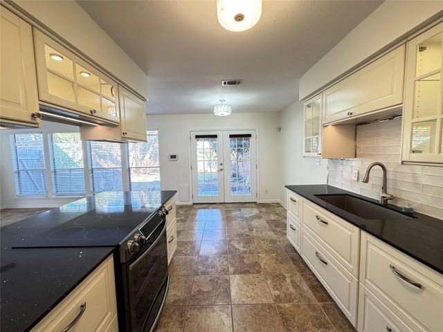 221 Stowaway CV A, Lakeway, TX 78734