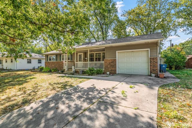 319 Michele Avenue, Crown Point, IN 46307