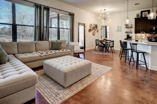 338 W Keanahalululu LN, Bastrop, TX 78602