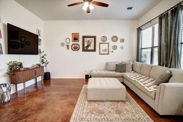 338 W Keanahalululu LN, Bastrop, TX 78602