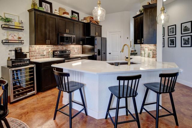 338 W Keanahalululu LN, Bastrop, TX 78602