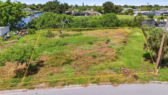 213 WATERWAY CIRCLE NE, Port Charlotte, FL 33952