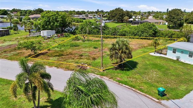 213 WATERWAY CIRCLE NE, Port Charlotte, FL 33952