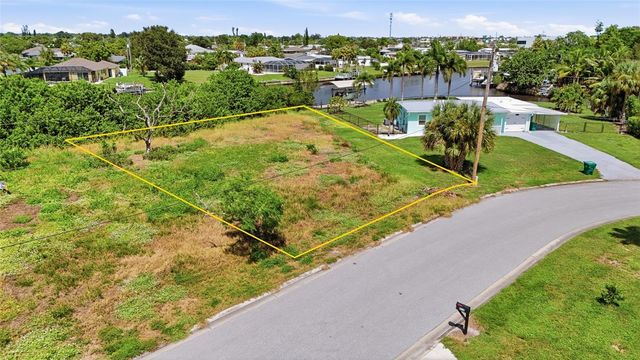 213 WATERWAY CIRCLE NE, Port Charlotte, FL 33952