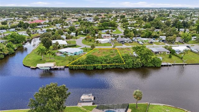 213 WATERWAY CIRCLE NE, Port Charlotte, FL 33952