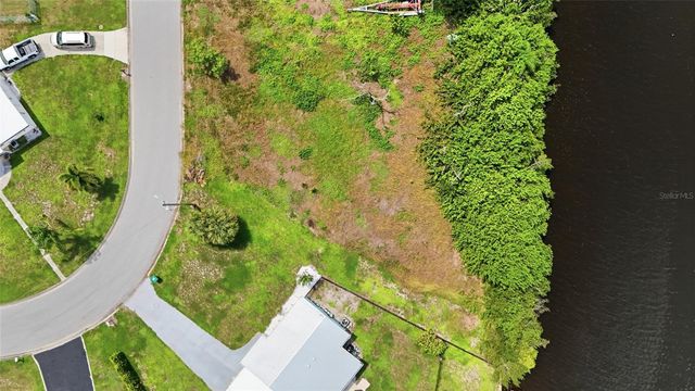 213 WATERWAY CIRCLE NE, Port Charlotte, FL 33952