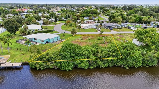 213 WATERWAY CIRCLE NE, Port Charlotte, FL 33952