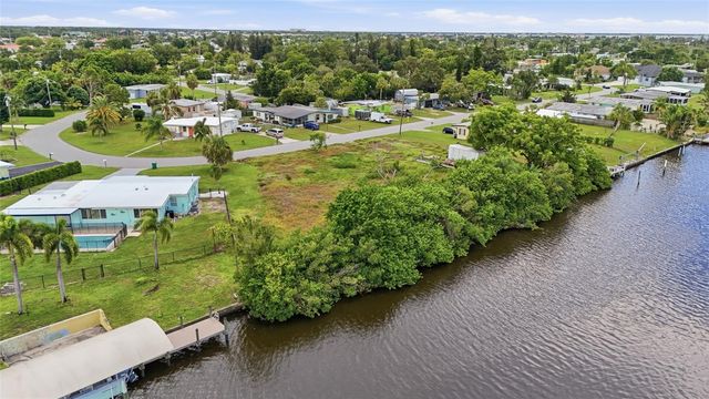 213 WATERWAY CIRCLE NE, Port Charlotte, FL 33952