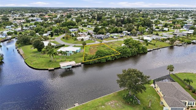 213 WATERWAY CIRCLE NE, Port Charlotte, FL 33952
