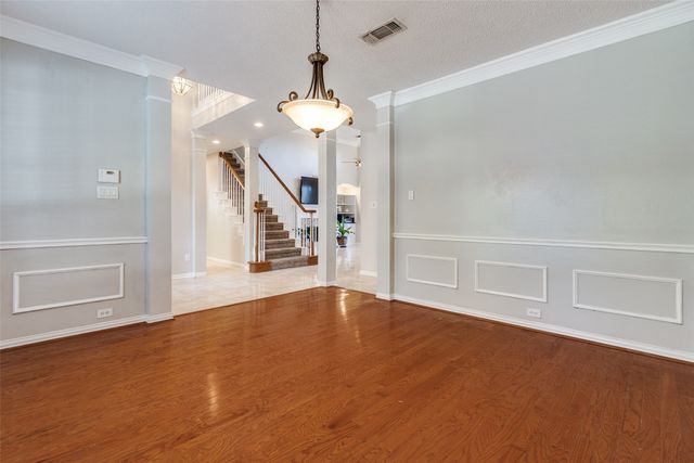 2405 N Hunter Place Lane, Arlington, TX 76006