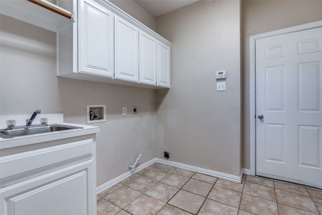 2405 N Hunter Place Lane, Arlington, TX 76006