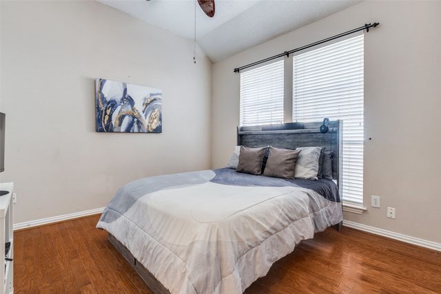 2405 N Hunter Place Lane, Arlington, TX 76006