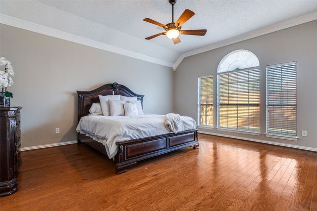 2405 N Hunter Place Lane, Arlington, TX 76006